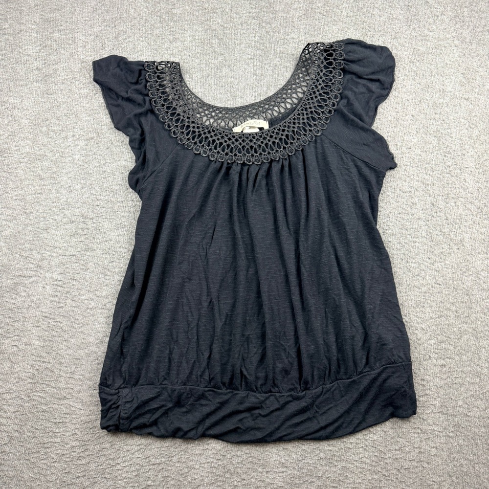 Robin's Nest Maternity Women's M Medium Black Lace‎ Neckline Flutter Sleeve Top